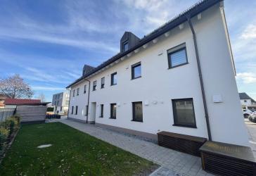4,5 Zimmerwohnung über zwei Ebenen mit zwei Bädern, Dachterrasse und EBK!!!