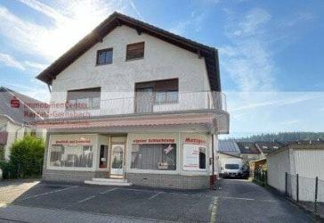 Wohn- und Geschäftshaus mit Entwicklungspotenzial in zentraler Lage von Gernsbach!