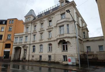 All-in-One Gewerbestandort: Halle, Fabrik, Büro & Arztpraxis in zentraler Lage