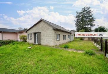 IMMOBERLIN.DE - Sanierungsbedürftiges Haus in sehr naturverbundener Lage zwischen Dahme & Wald