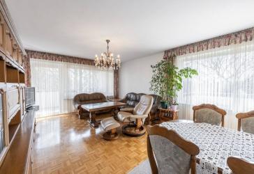 AIGNER - Gut geschnittene 4-Zimmer-Wohnung mit zwei Balkonen in Allach
