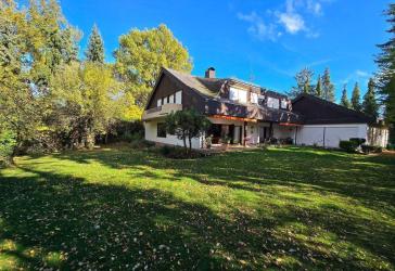 Tolle Lage -- Geräumiges Einfamilienhaus mit schönem Garten -- Einliegerwohnung --