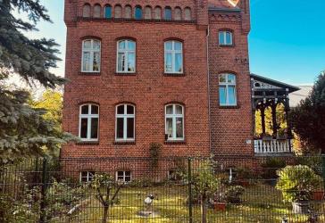Denkmalgeschütztes Zweifamilienhaus: Vielseitiges Sanierungsobjekt in Rathenow mit großem Potenzial!