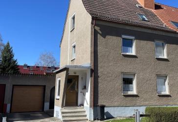 Ruhig gelegen, bestens angebunden - solide Doppelhaushälfte in Gotha