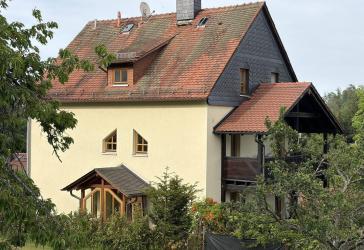 Einfamilienhaus mit Einliegerwohnung in Premium-Revitalisierung