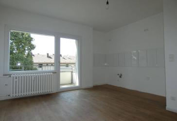 Erstbezug nach Sanierung - Moderne Single-Wohnung mit Balkon!