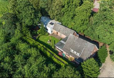 6749 - Mehr als ein Zuhause - Vielseitiges Einfamilienhaus mit Hallengebäude!
