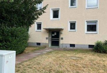 Ab sofort: 3-Zimmerwohnung mit EBK und Balkon im 2. OG
