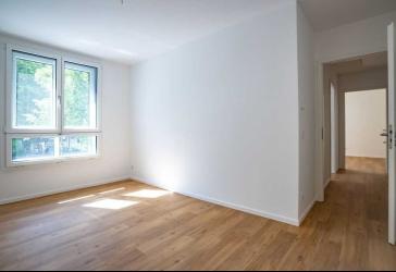 WBS 160/180/220 - Moderne Familienwohnung mit 4-Zimmern und Balkon