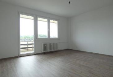 Moderne 3-Zimmer-Wohnung mit Balkon und Fernblick! Nähe RRZ