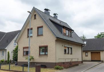 Einfamilienhaus mit großzügigem Grundstück in ruhiger Nachbarschaft von Barrien