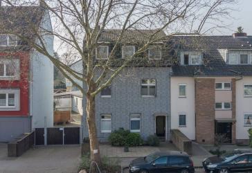 Altbau mit Innenhof, Werkstatt & Ausbaupotenzial - vielseitiges Zuhause in Düsseldorf-Wersten