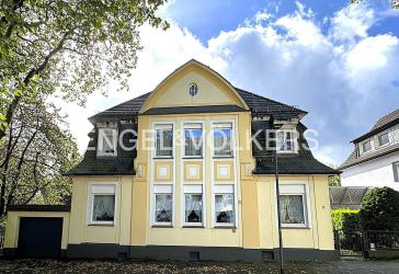 Stilvolle Patriziervilla mit historischem Charme und Sanierungspotenzial