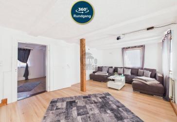 Einfamilienhaus mit Baugenehmigung für 2 WE auf großem sonnigen Grundstück!