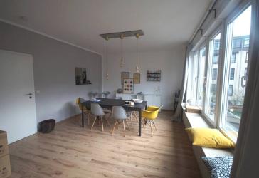 Lichtdurchflutete Maisonettewohnung mit Balkon im beliebten Uerdingen