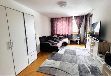 Top gepflegte und vermietete 3-Zimmer Wohnung (eine von sechs möglichen Wohneinheiten)