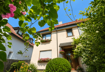 Gemütliches Zuhause mit Garten, Garage und viel Potenzial