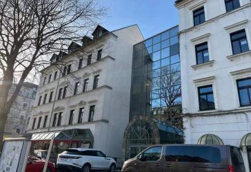 Sanierung! Dachterrassenwohnung mitten im Zentrum mit Aufzug! 1. Kaltmiete geschenkt!