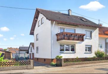 2-Familienhaus mit Charme, gepflegter Substanz, neuer Haustechnik, vielfältigen Nutzungsmöglichkeiten!