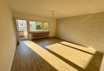 Sofort bezugsfrei: 3-Zimmer-Wohnung mit Garagenstellplatz