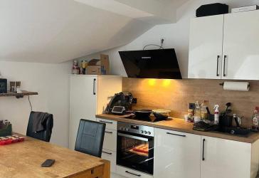 Citylage 2 Zimmer Apartment-Wohnung mit neuer Einbauküche + Balkon ab 01.05.2026 frei