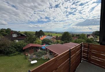 3-ruhige-Zimmer mit Balkon und herrlichem Ausblick