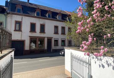 Mehrfamilienhaus mit Potential in zentraler Lage