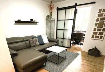 +++ Vollmöbliert +++ Hochwertig 3 Wohnung mit Balkon in praktischer, hervorragend angebundener Lage