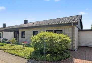 Sehr gepflegter Winkelbungalow mit traumhaftem Sonnengrundstück im beliebten Kiel-Suchsdorf