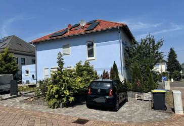 Preis auf Anfrage Großzügiges Einfamilienhaus mit Einliegerwohnung in begehrter Lage