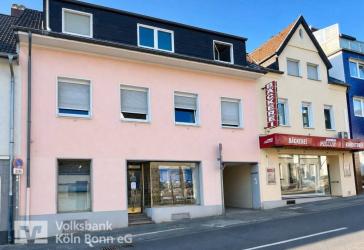 Wohn- und Geschäftshaus in zentraler Lage von Köln-Brück