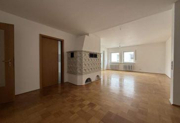 Frisch renovierte Wohnung mit 3,5-Zimmer im 2.OG in der Innenstadt