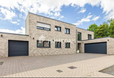 Elegante Familienresidenz mit Einliegerwohnung und hochwertiger Ausstattung in Löhnberg