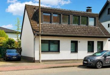 Freistehendes Einfamilienhaus mit Garten & Terrasse – umfangreich modernisiert – provisionsfrei