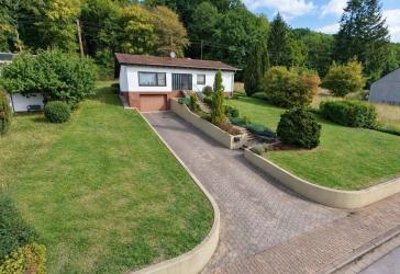 Gepflegtes Einfamilienhaus mit idyllischem Garten und sonniger Terrasse in Hausbach