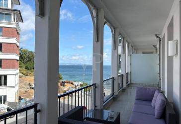 Ostseebad Sellin: Elegantes Wohlgefühl mit großzügigem Balkon und Wellness im Haus