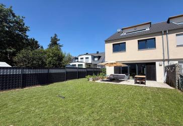 N-Großgründlach-Reutles / Architektenhaus mit Doppelgarage und Stellplätzen