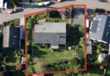 *** Sie möchten mehr? *** 1.300 m² Ausnahmegrundstück plus 235 m²-Haus mit Bungalowetage und ELW