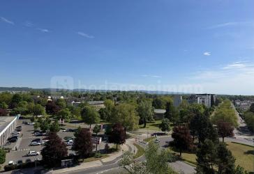 ATTRAKTIVE 4,5-Zimmer-Wohnung im 9. Obergeschoss mit BALKON & Fernblick im HH Romulus - vermietet -