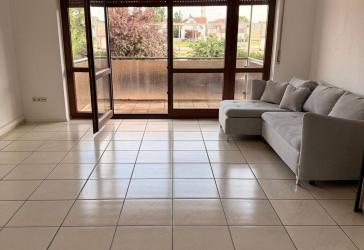 Schönes WG -Zimmer mit großem Südbalkon frei
