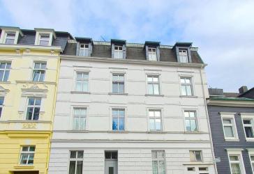Frisch saniert Wohnen im charmanten Altbau ! / Freshly refurbished living in a charming old buildin