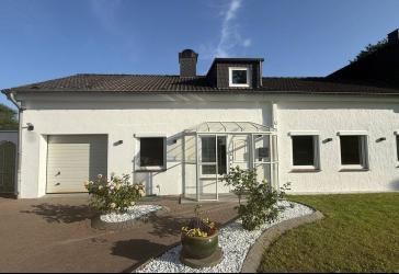 Modernisiertes Haus mit gr. Wintergarten