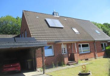 Zweifamilienhaus mit 1.000 m² Grundstück in ruhiger Lage Osterrönfelds