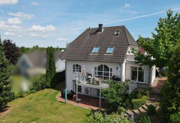 großzügiges Einfamilienhaus mit Einliegerwohnung und traumhaftem Weitblick in Scharbeutz/Klingberg