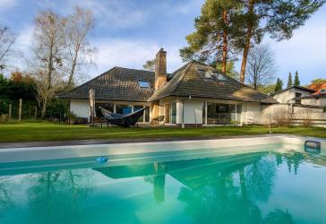 Villa am Golfclub, Wald und Wasser – exklusives Wohnen in Berlin-Kladow
