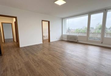 4 Zimmer Wohnung inkl. 2 Badezimmer & Balkon