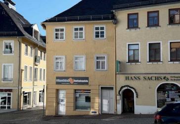 Wohn- und Geschäftshaus in zentraler Lage