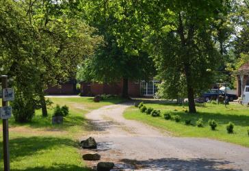XL-Resthof am Vörder See! 14.013 m² Grundstück - Platz für Tiere & Hobbys