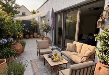 Neuwertige 2-Zimmer-Wohnung mit Terrasse, EBK und TG-Stellplatz in Hechtsheim