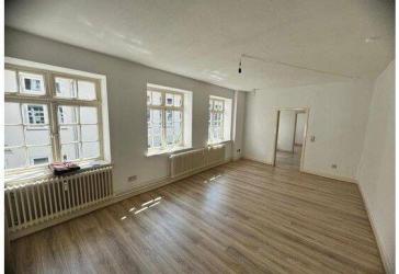 Altbauwohnung mit Charme und Charakter